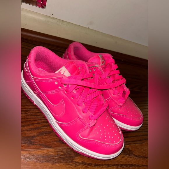 $150 Red and black size 8 women..Snake skin $85 5.5..Dunks $120 not sole 5 - Picture 8 of 14